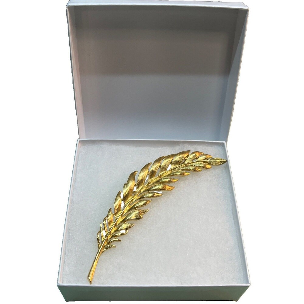 TRIFARI Vintage 90’s  Feather Style Semi Matte Gold Tone Brooch Pin Signed